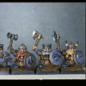 12 x Dwarf clan warriors